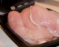 Cómo cocinar pechuga de pollo sin sequedad.