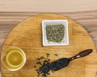 Los cubitos de hielo de té verde son buenos para la piel